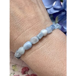 Akvamarin pebble karkötő