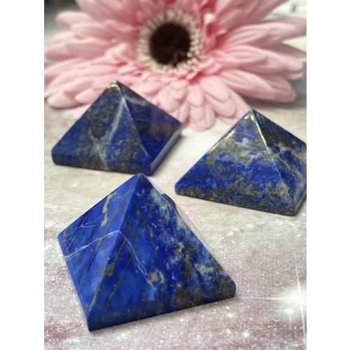 Lápisz lazuli piramis, 4x4 cm