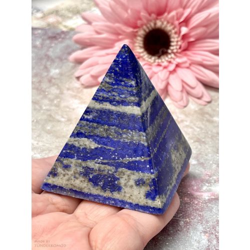 Lápisz lazuli piramis, 6x6 cm