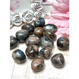 "Energetizáló Vulkanit" karkötő