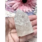 Roppantott hegyikristály obeliszk