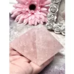 Rózsakvarc piramis, 7x7 cm