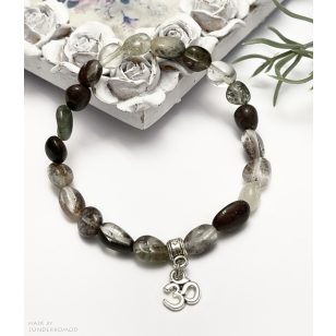 OM TIBETI KVARC karkötő