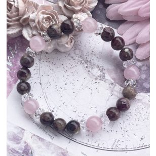   NŐI VÉDELMEZŐ rubellit, rózsakvarc és hegyikristály ásványkarkötő